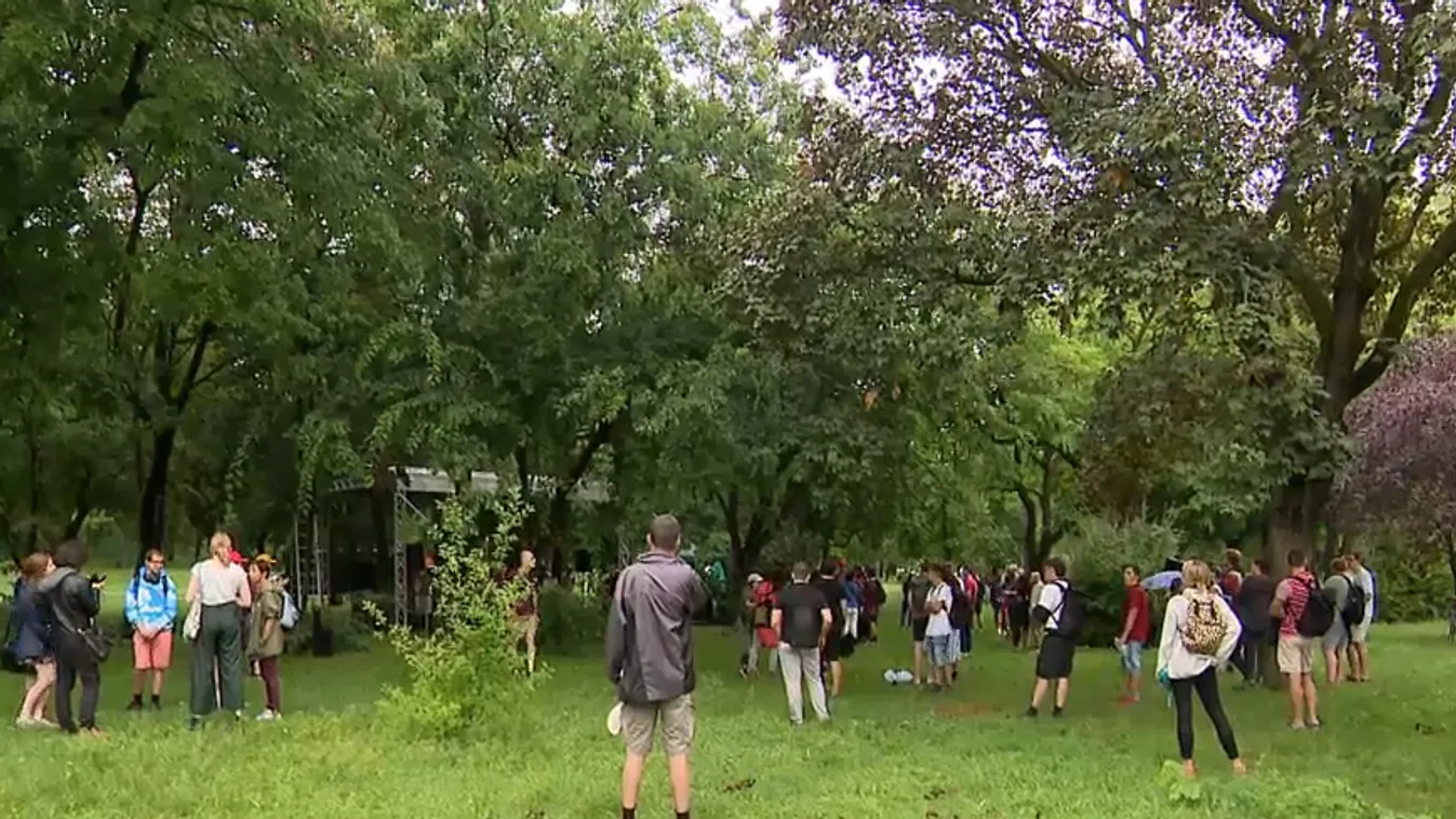 Érdektelenségbe fulladt a Népligetbe menekült Szikra Tábor