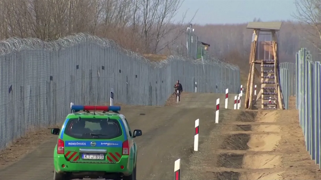 Őrizetbe vettek egy 10 migránst szállító embercsempészt