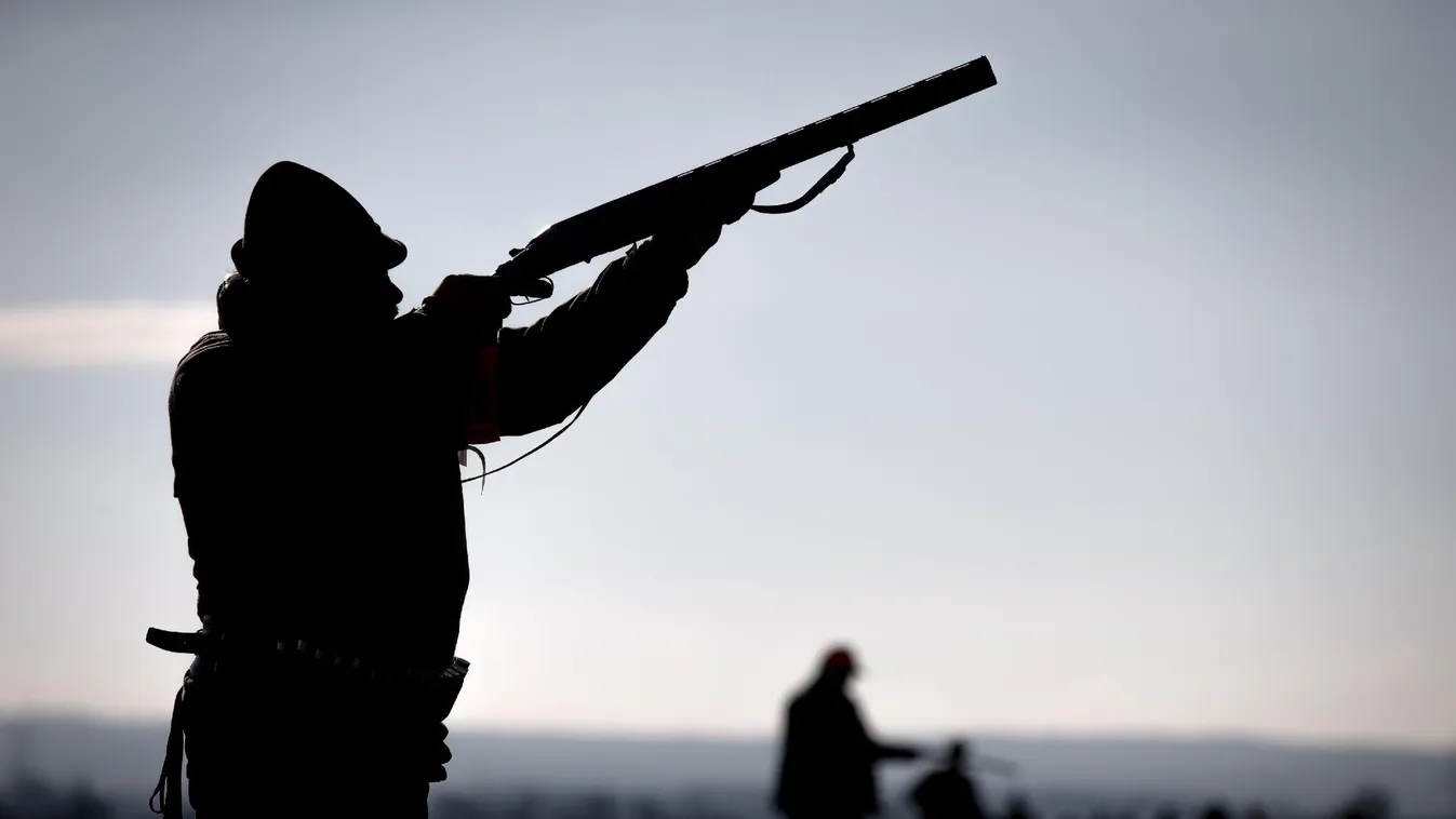 Juhászokat szorítanának ki a vadászok – Reggeli járat