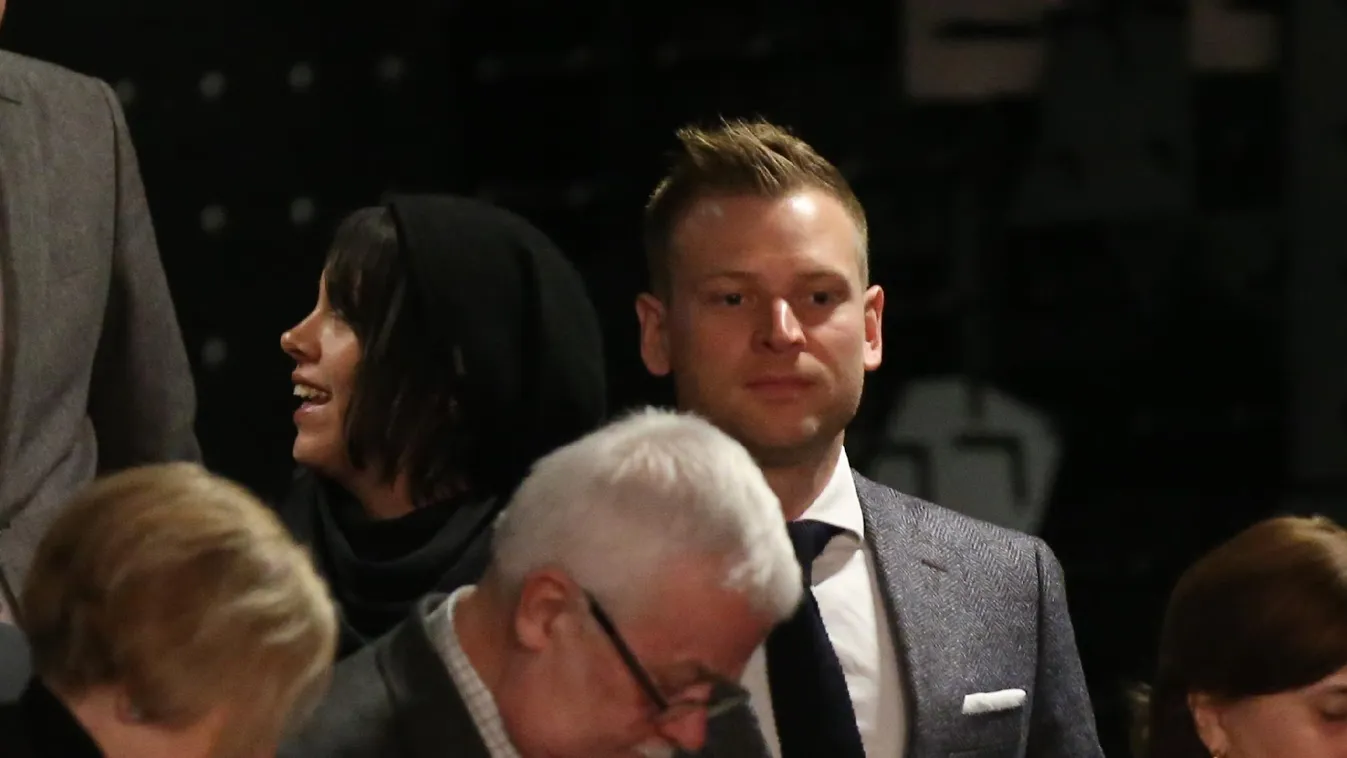 Tiborcz belehúzott – Egyenesen