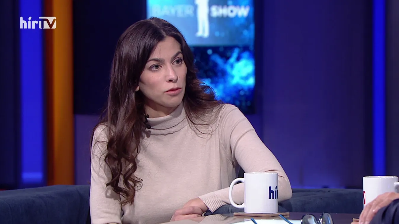 Bayer show - Szentkirályi Alexandra: A fejétől bűzlik a hal + videó