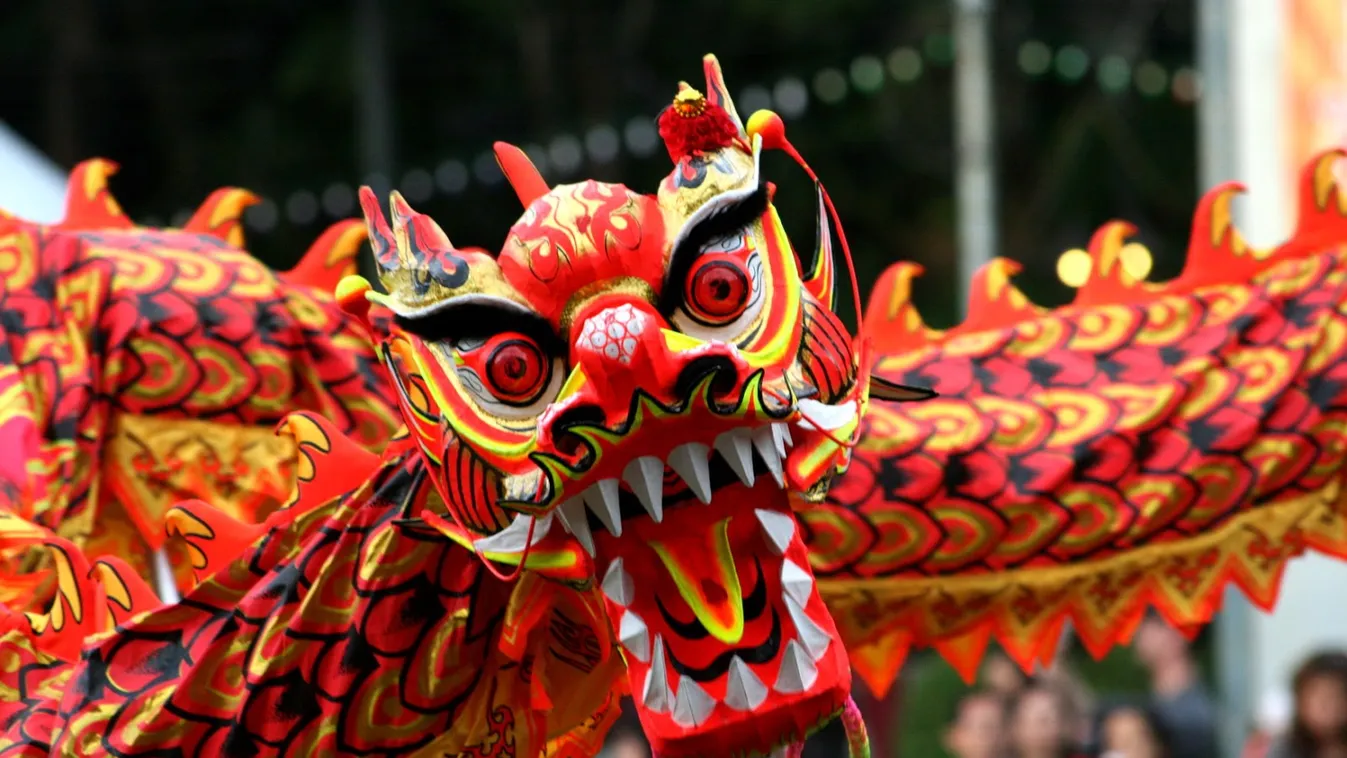 Ördögűzés a kínai újév köszöntésekor