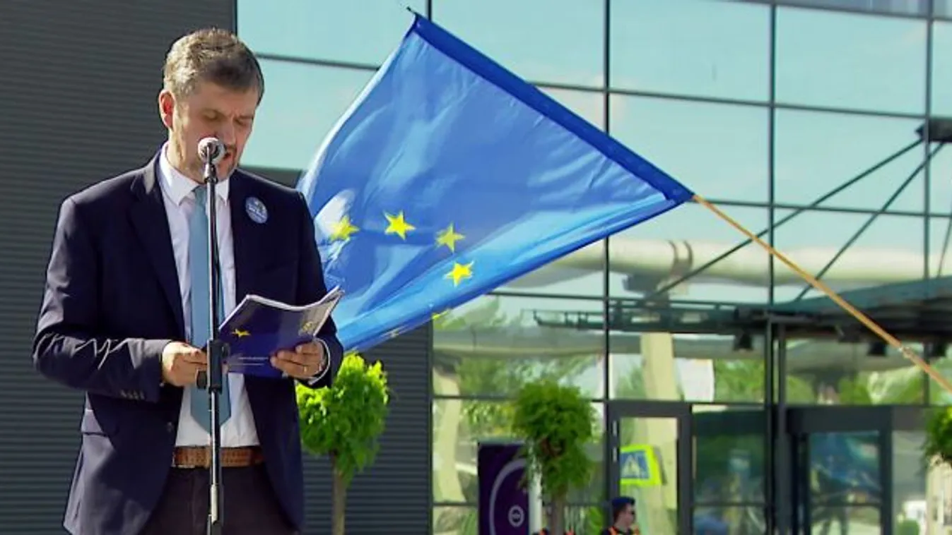 Feljelentették Hadházyt és az ellenzéki pártelnököket az ügyészségen