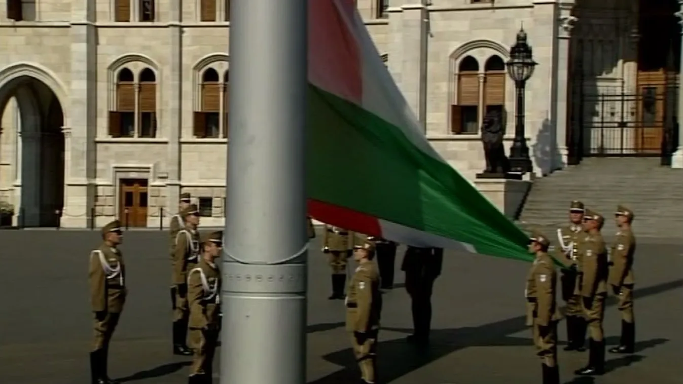 Felvonták a nemzeti lobogót az összetartozás napján