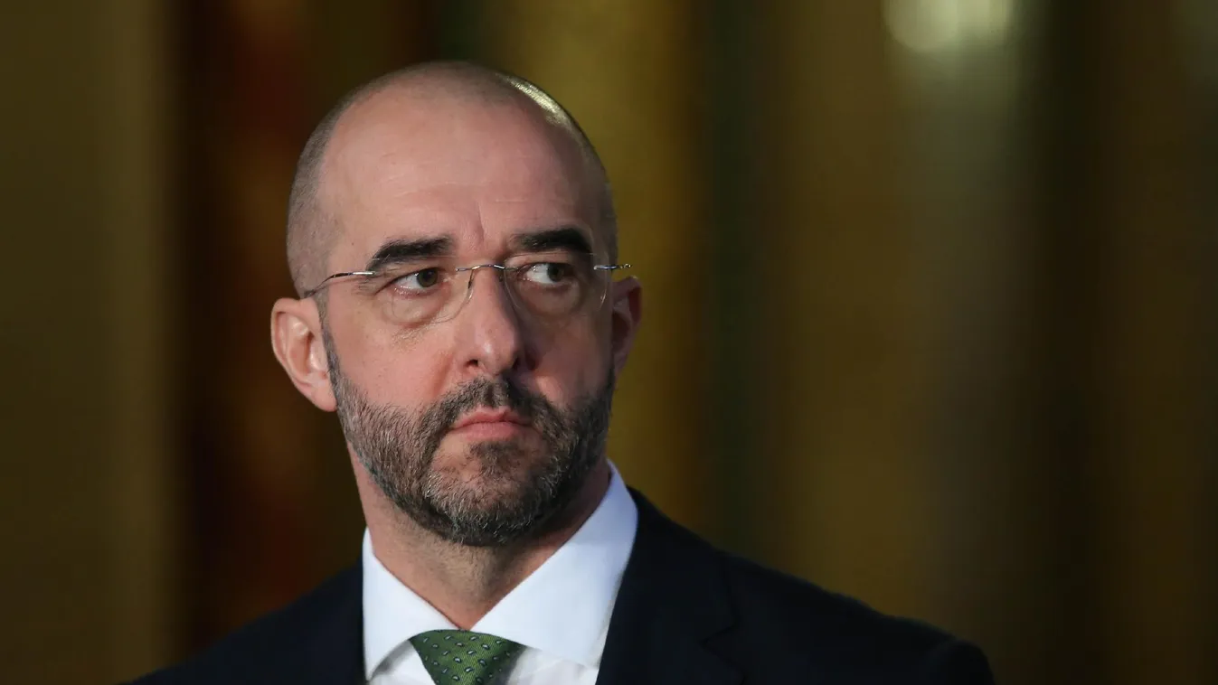 Kovács: Brüsszelben elnyomnák a bevándorlásellenes hangokat