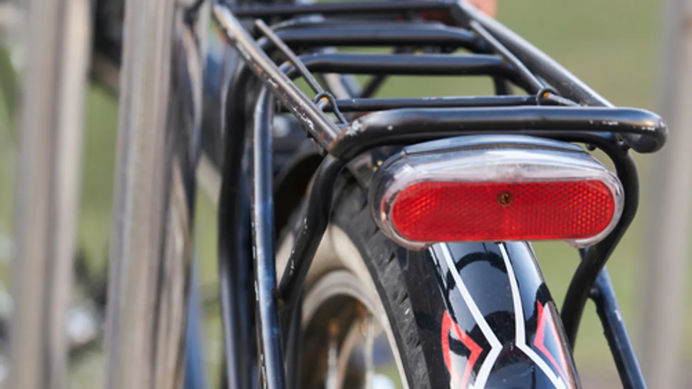 Háromszázmillió forintos beruházással épül kerékpárút Pécs nyugati városrészében