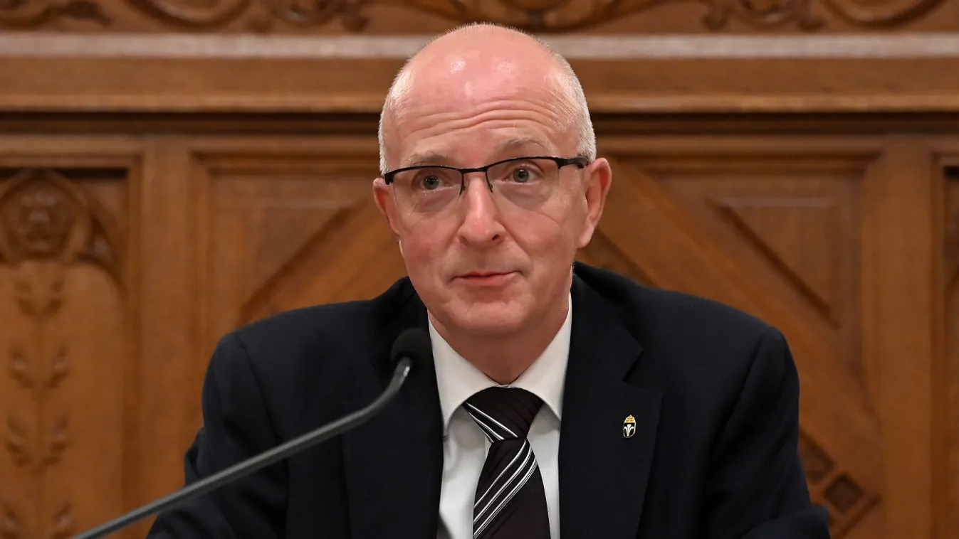 Varga Zs. András: aggasztó, hogy a bírók a politikai érdeklődés homlokterébe kerültek