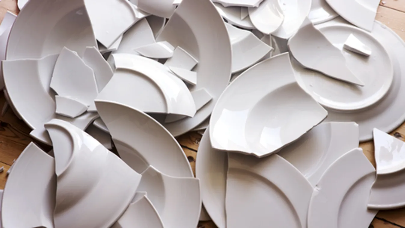 Megvágta a porcelán a lányt, 17 évvel később amputálták a lábát