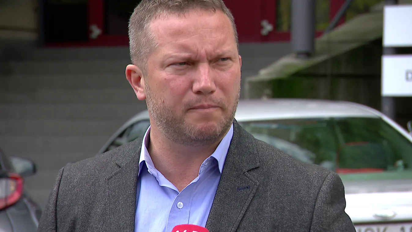 Figyelmen kívül hagyja az MSZP kérését Ujhelyi István