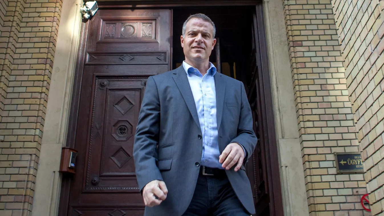 Juhász: Lehet mondani Rogánról, hogy bűnöző