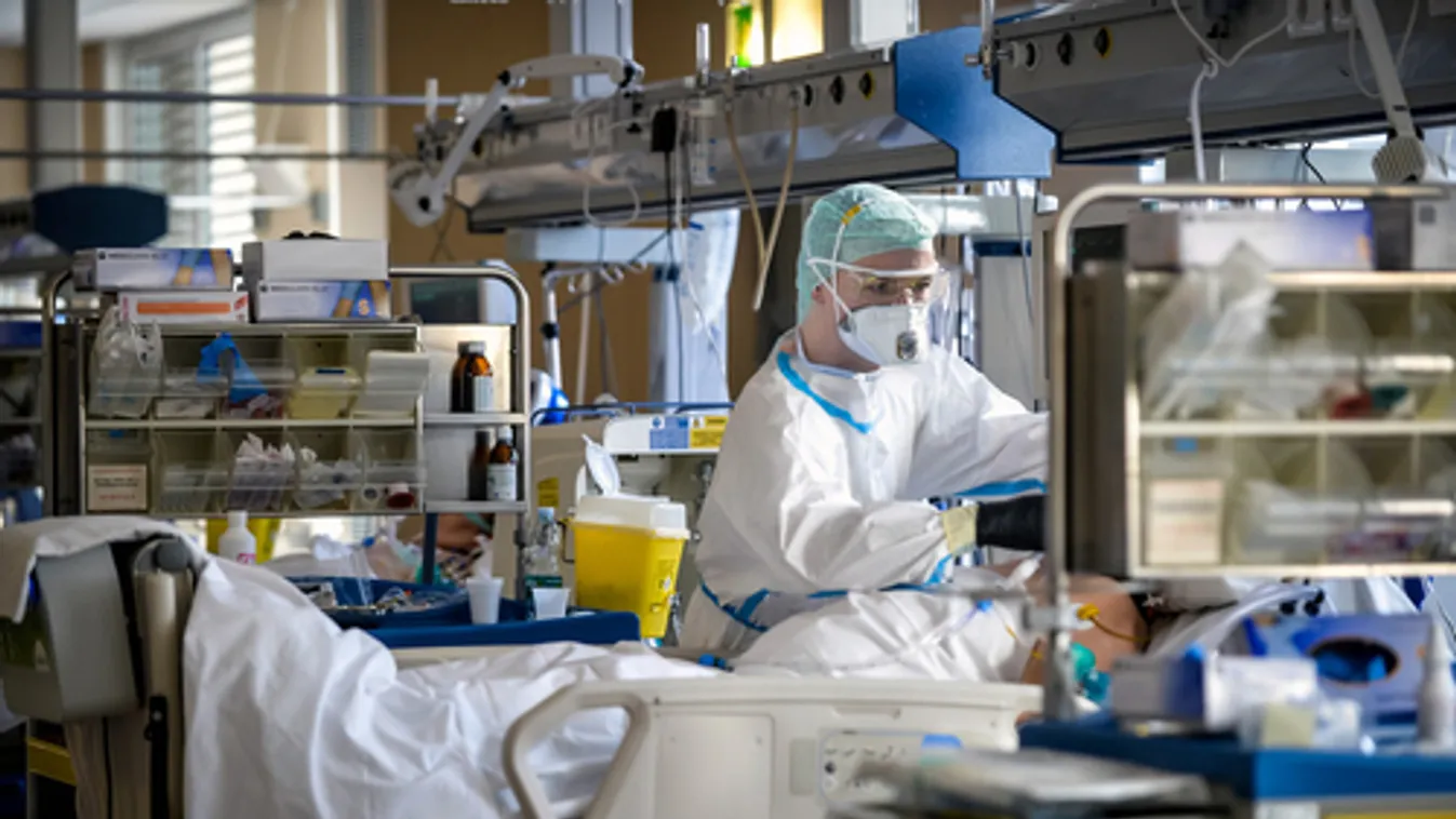 Olaszországban vonattal evakuálják a Covid-betegeket