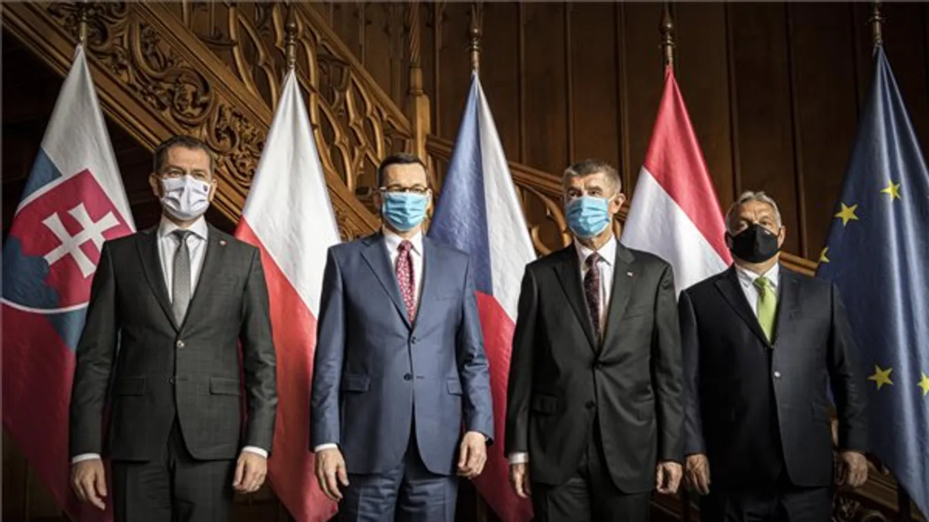 Orbán Viktor a visegrádi vezetőkkel tárgyal Csehországban