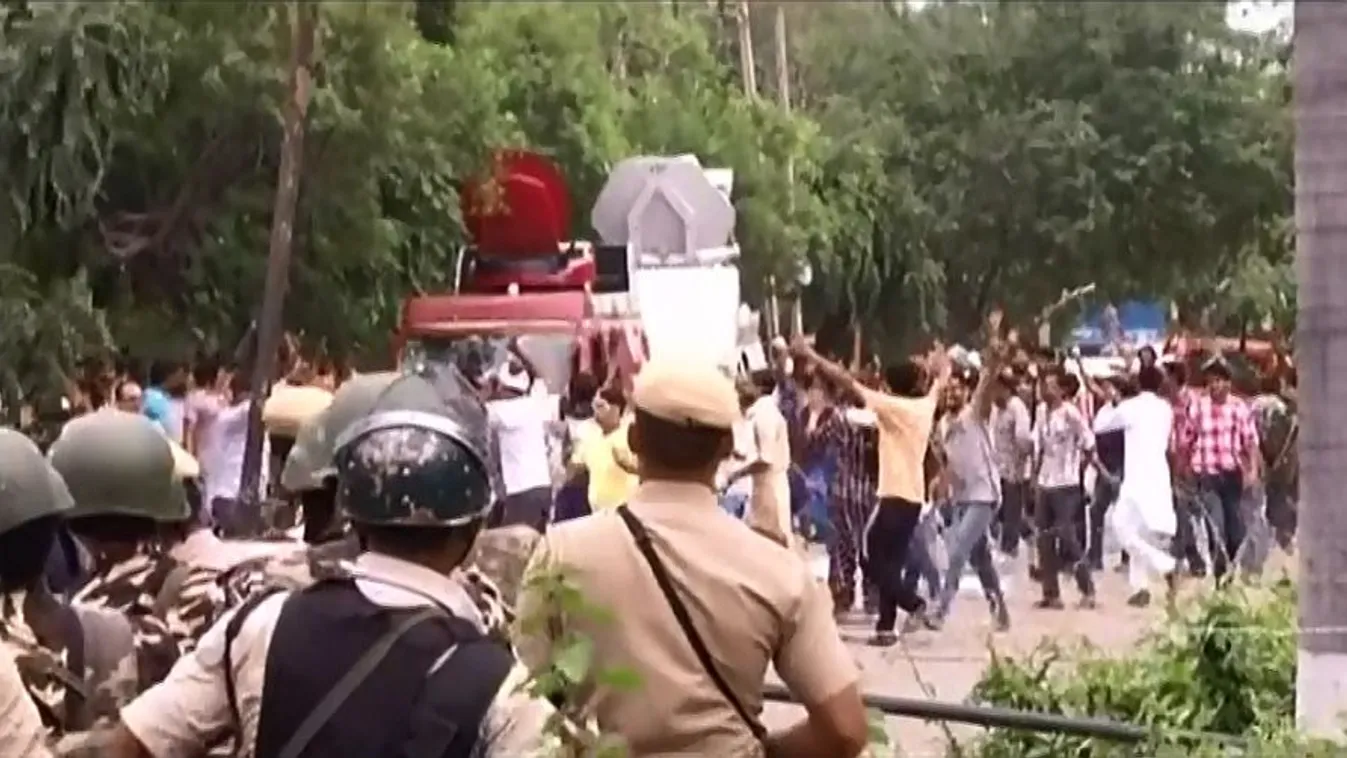 A hadsereget is bevetették az ámokfutó szekta ellen