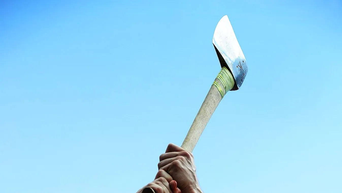 Lelőtték a baltás tinédzsert