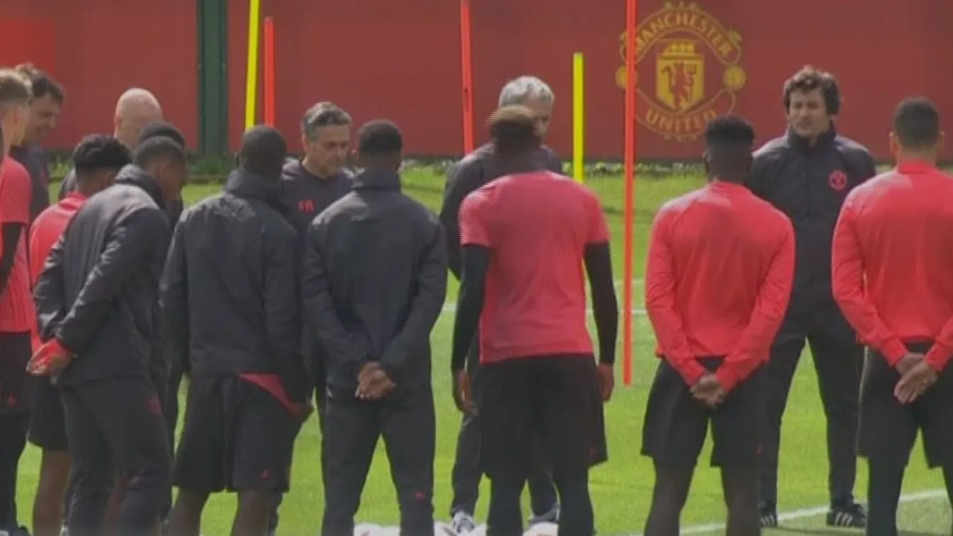 A terrortámadás után is pályára lép a Manchester United