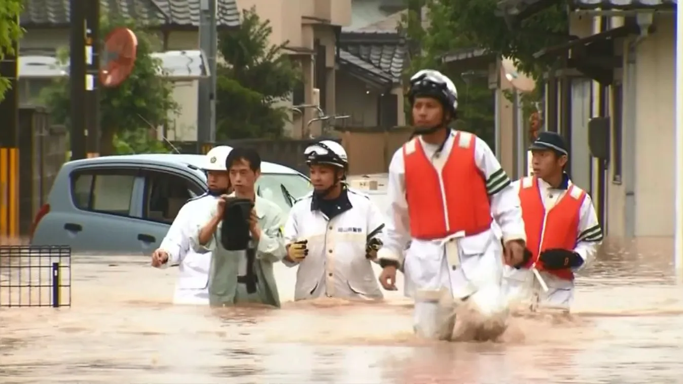Közel hatvan áldozata van az áradásoknak, földcsuszamlásoknak