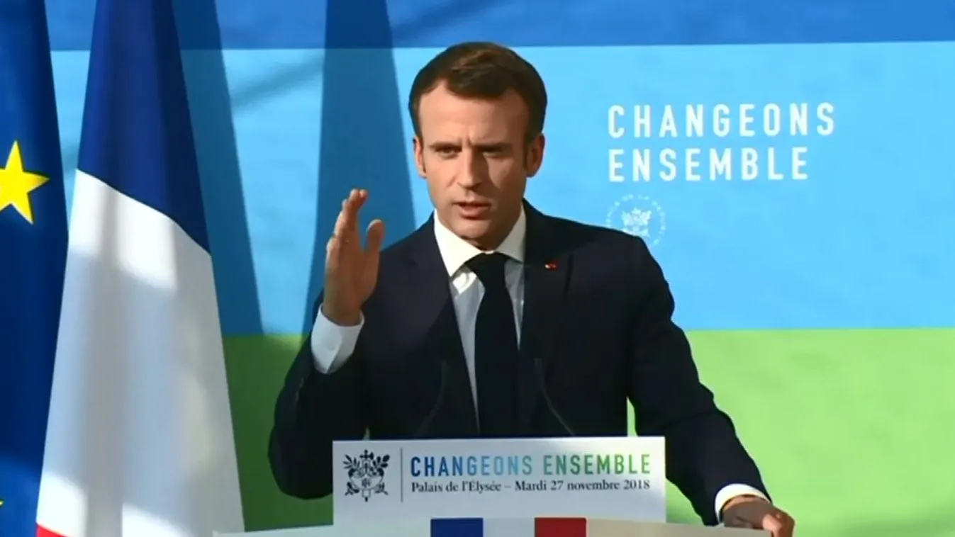 Macron népszerűsége tovább zuhan, nem enged a sárgamellényeseknek