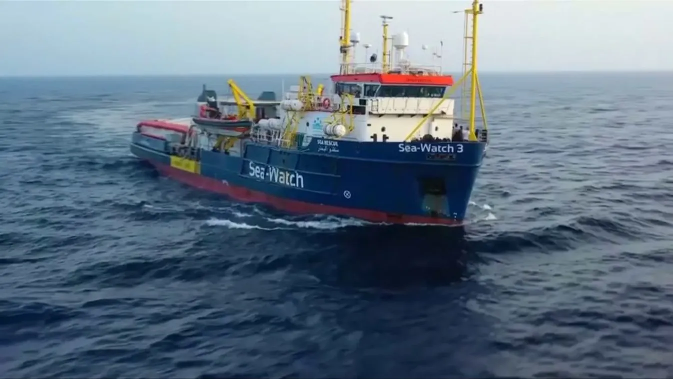 Két beteget partra szállítottak a Sea-Watch 3 hajóról