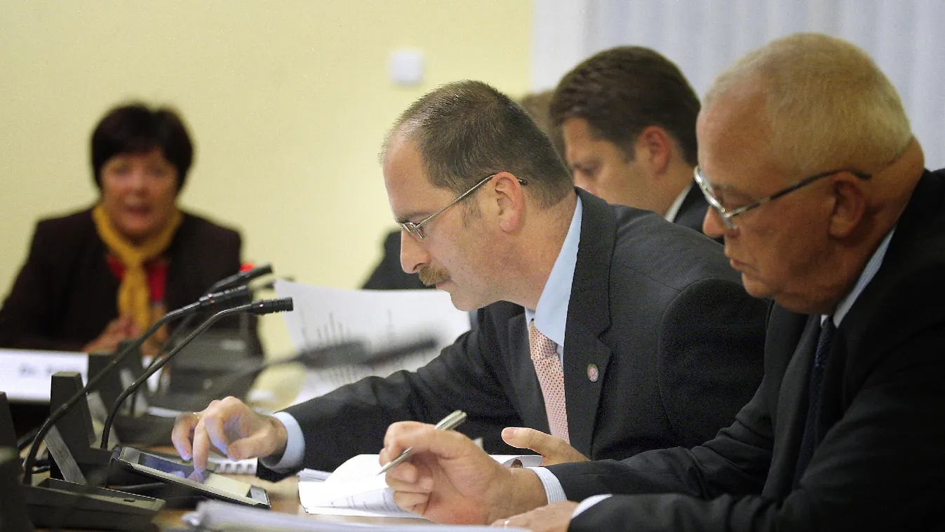 NVB: Törvényt sértett a Választási Iroda