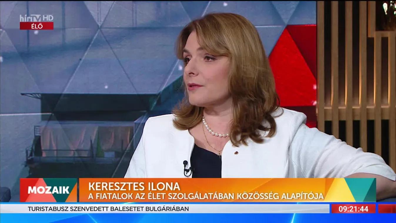 Mozaik - „…Ami a miénk” - 50 művész, sportoló, közéleti szereplő a család jelentőségéről