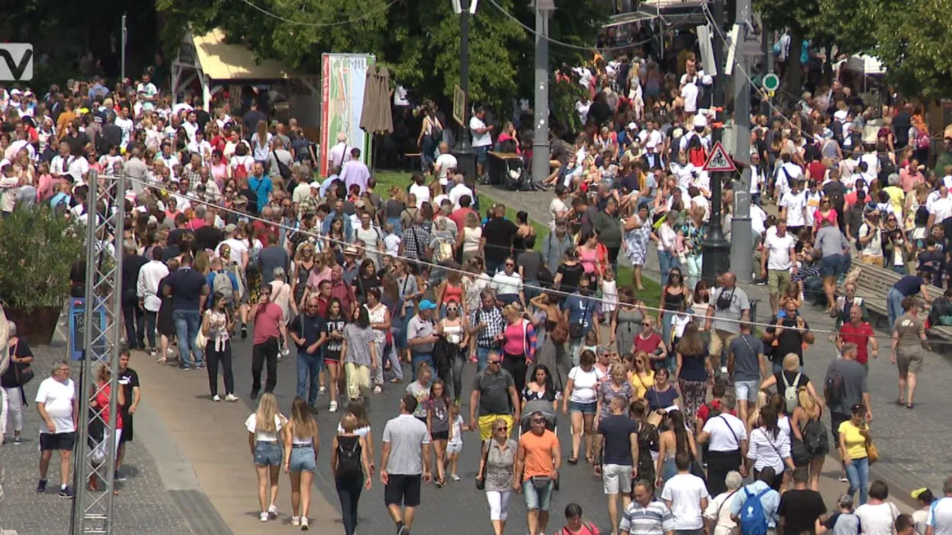 Tömegek látogattak el a Szent István-napi ünnepség programjaira