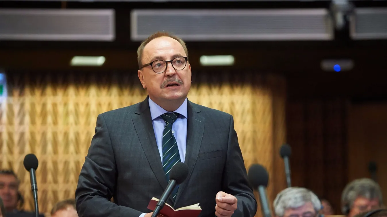 Németh Zsolt: A Momentum ma lényegében a DK ifjúsági tagozata