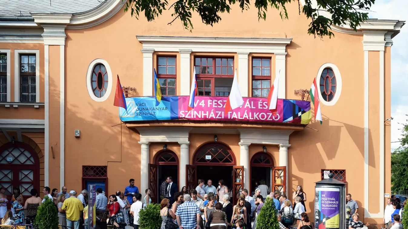 Megújult a Váci Dunakanyar Színház