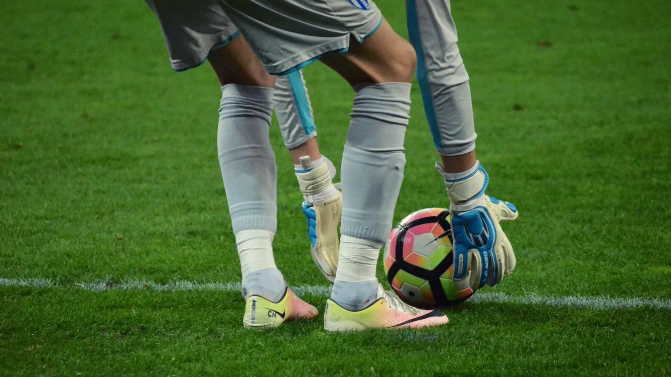 Szurkolói magyarellenes rigmusai miatt a Craiova megbüntette magát