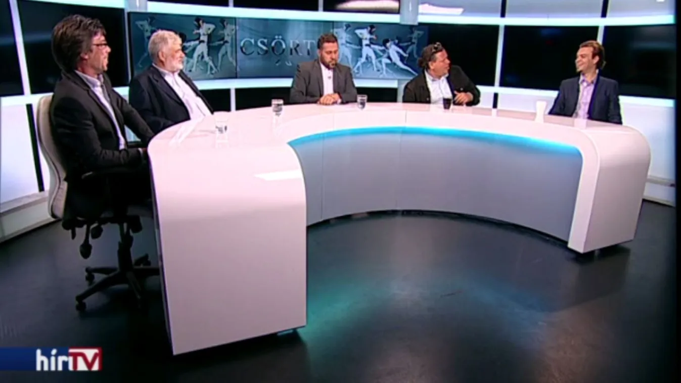 Ünnep idézőjellel és idézőjel nélkül