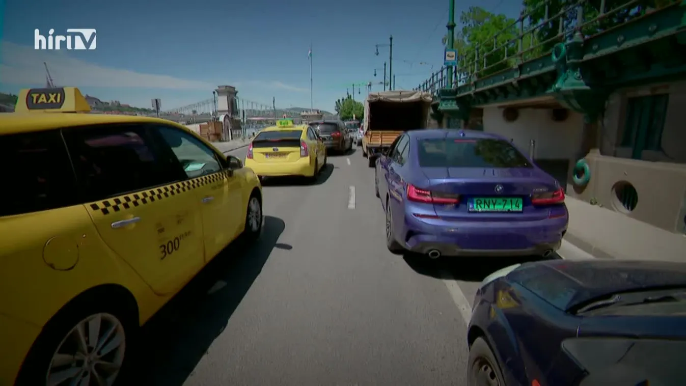 Budapesti srácok: Elkerülni a dugót csak hajnalban és éjjel lehet Budapesten!