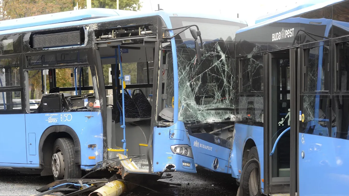 Összeütközött két busz Újbudán