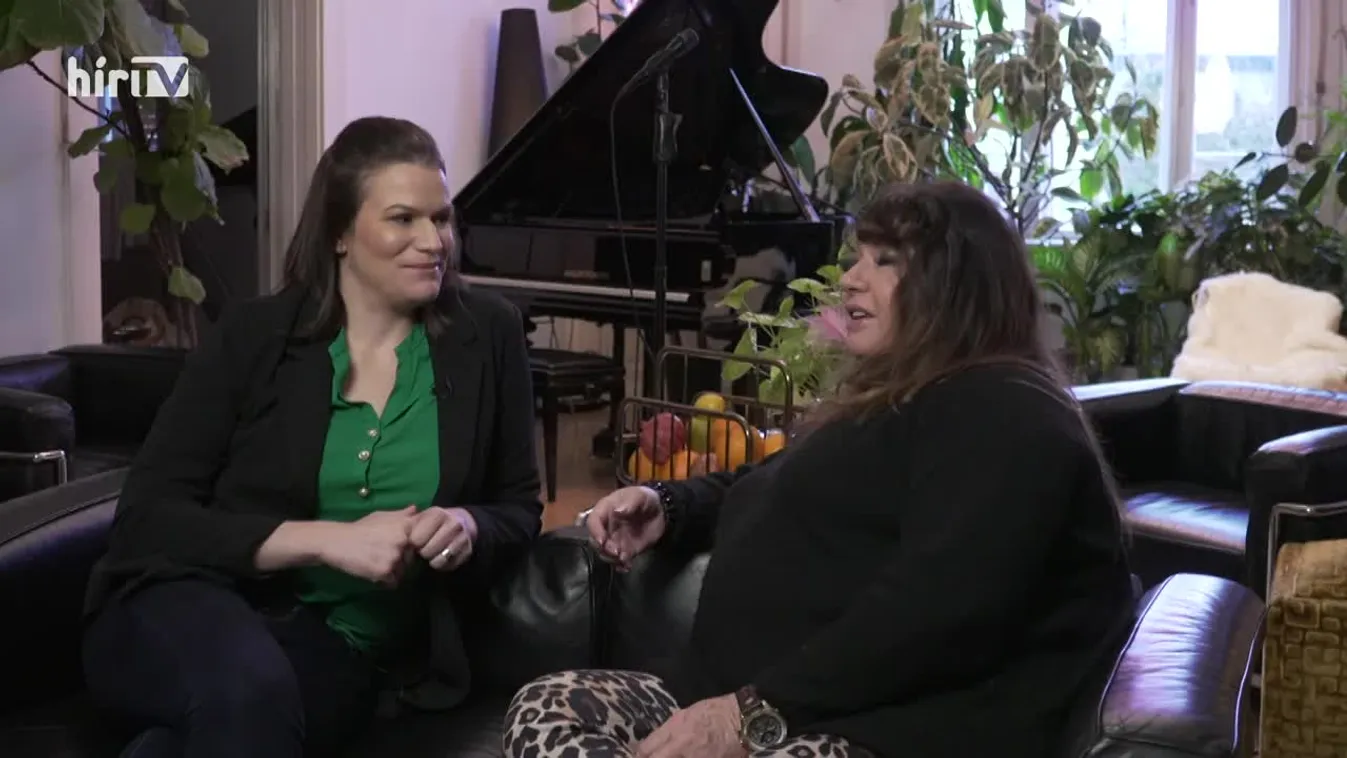 Magánterület: Zalatnay Sarolta