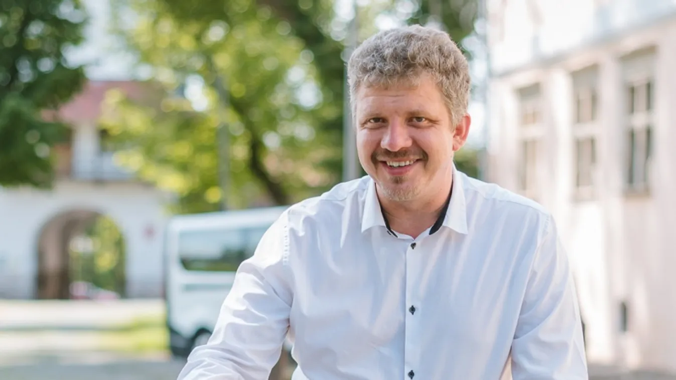 Kulturális sokszínűséget és átláthatóságot ígért beiktatásán Marosvásárhely polgármestere