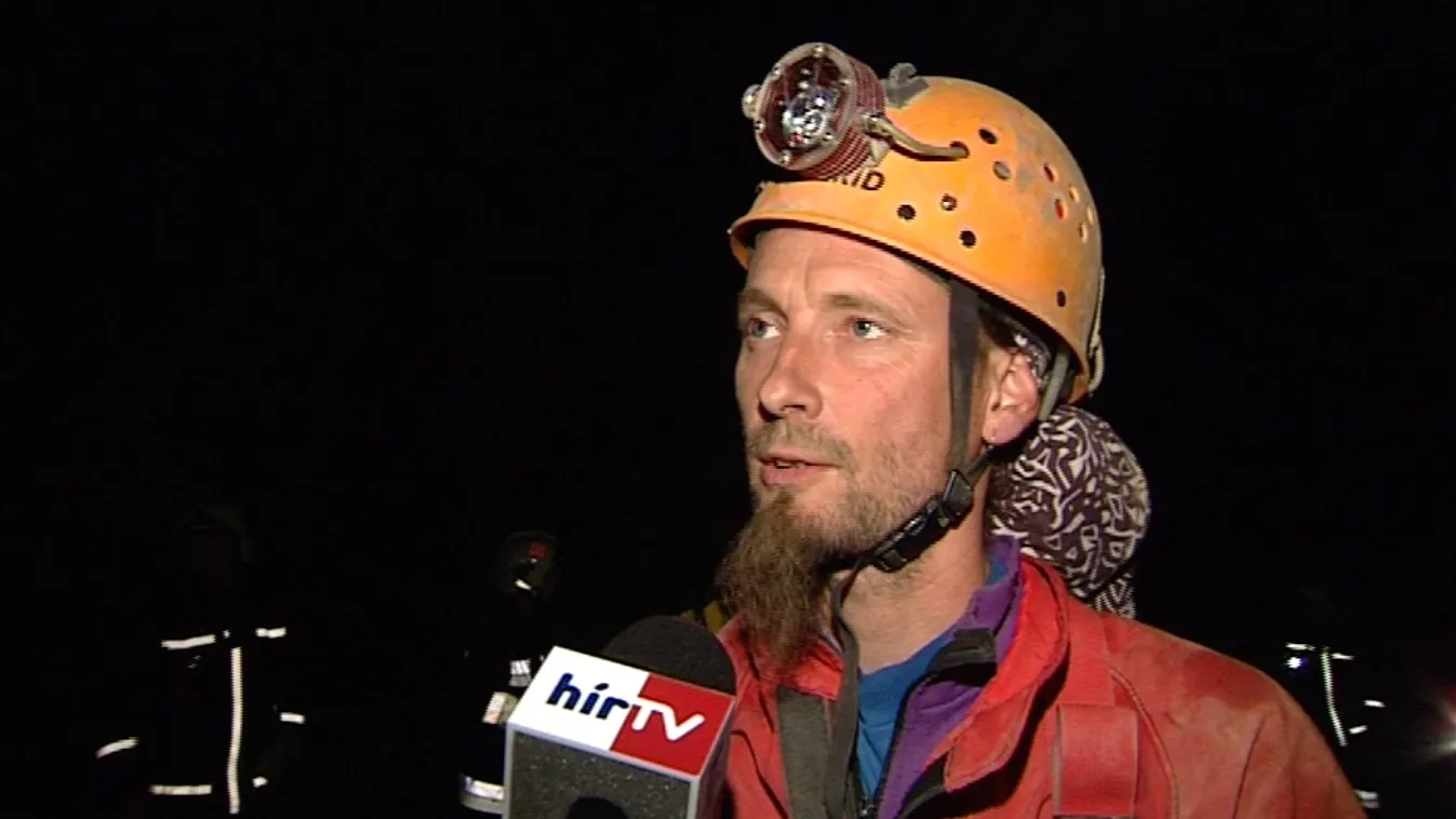 Amerikai turistát kellett menteni a Mátyás-hegyi barlangból