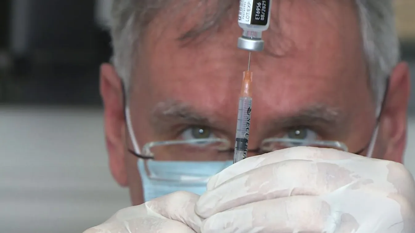 Már lehet kérni a harmadik oltást is