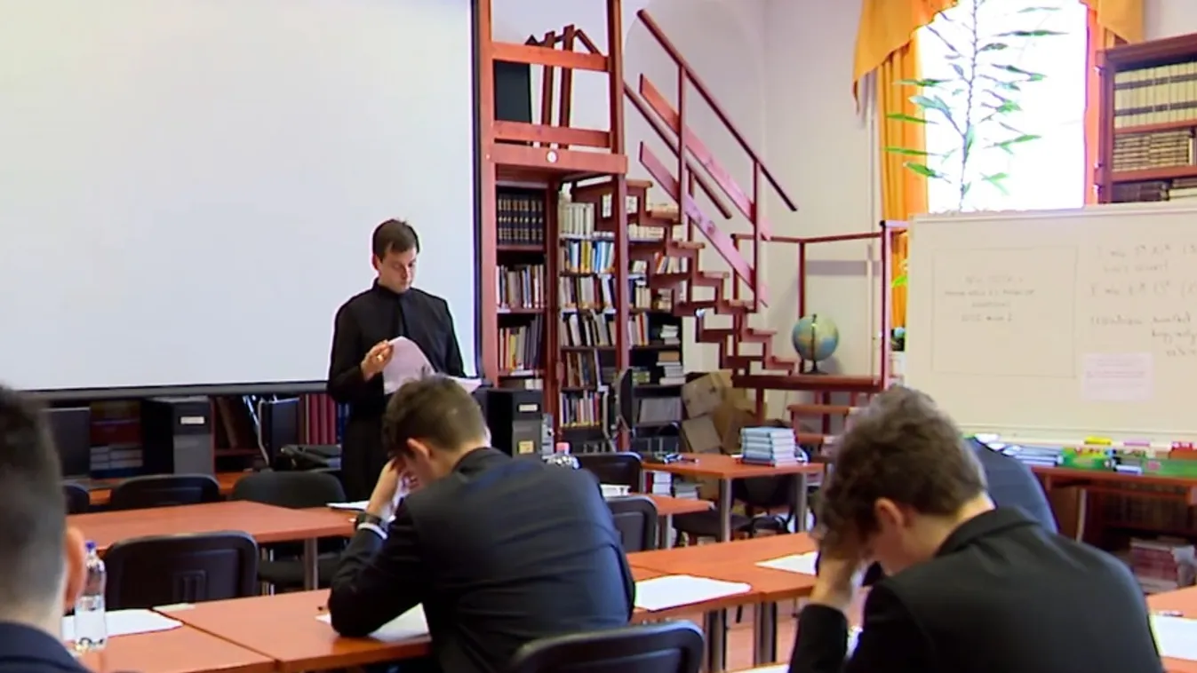 Felmentették a Madách Imre Gimnázium igazgatóját az iskolai mobilhasználat miatt + videó