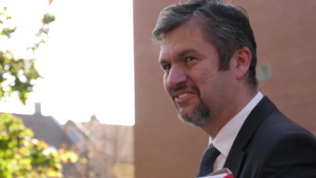 A bíróság jogerőre emelte Hadházy Ákos büntetését