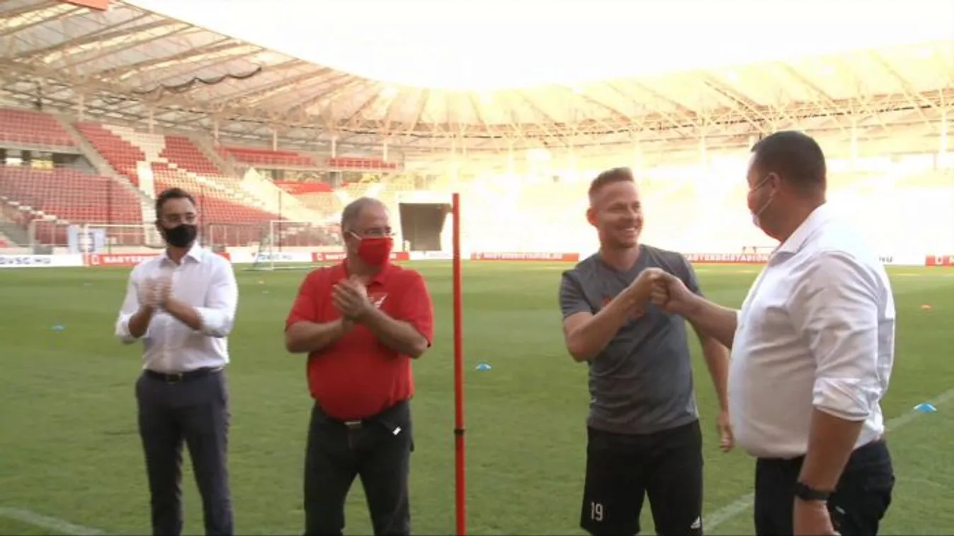 Dzsudzsák Balázs aláírt a DVSC-hez