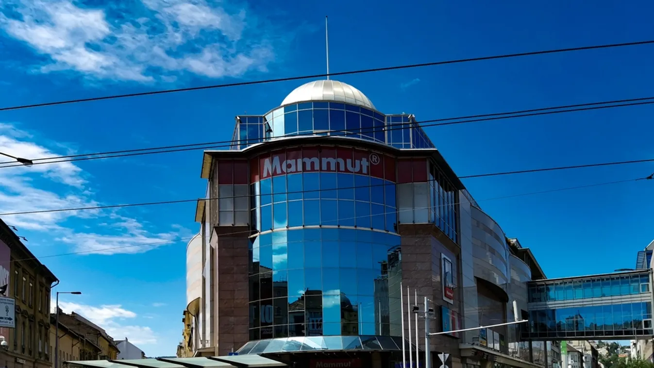 A mélybe vetette magát egy látogató a Mammut egyik emeletéről