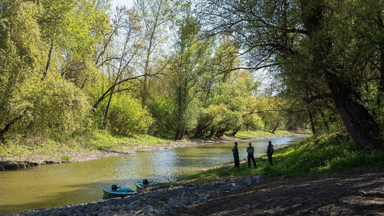 Vadászati világkiállítás - A nemzeti parkokról szóló filmeket és albumot adtak át