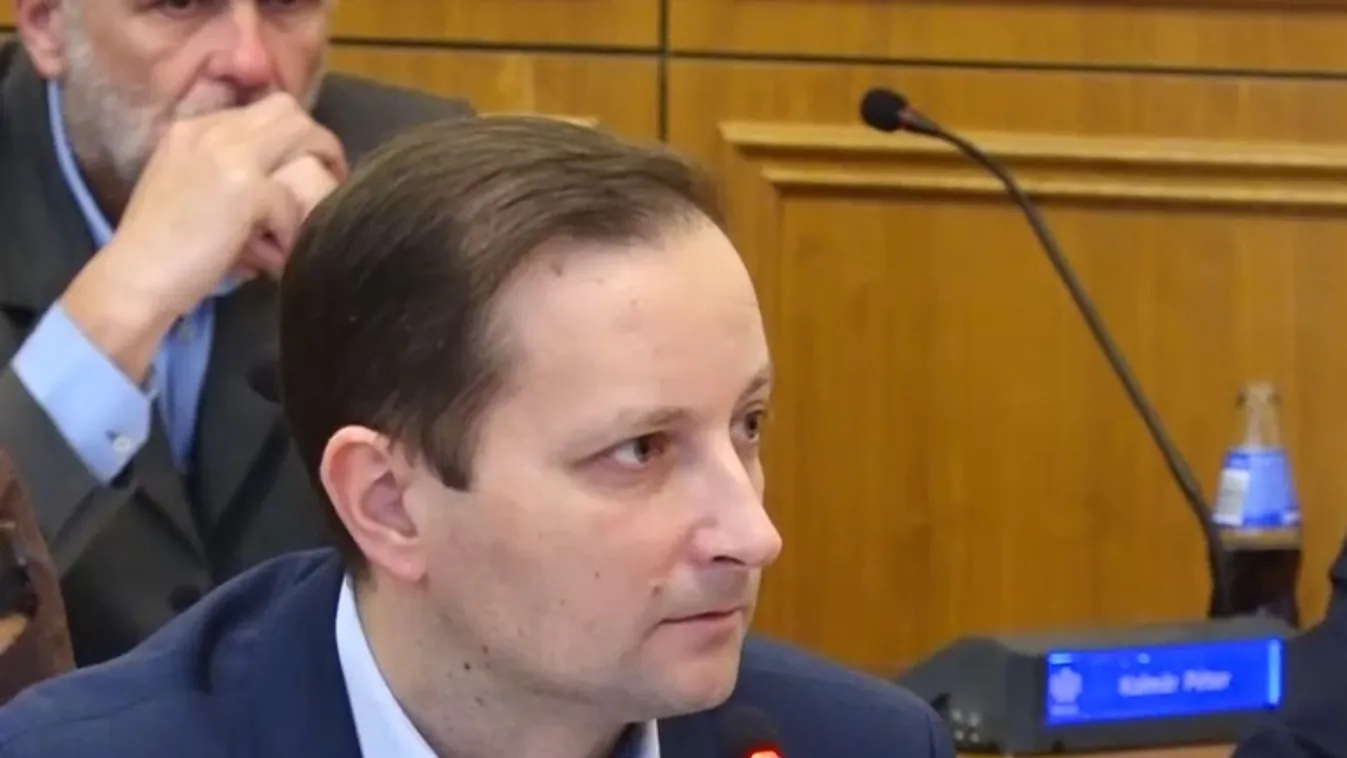 Pontot tettek a pécsi önkormányzat hónapok óta húzódó vitájának a végére + videó
