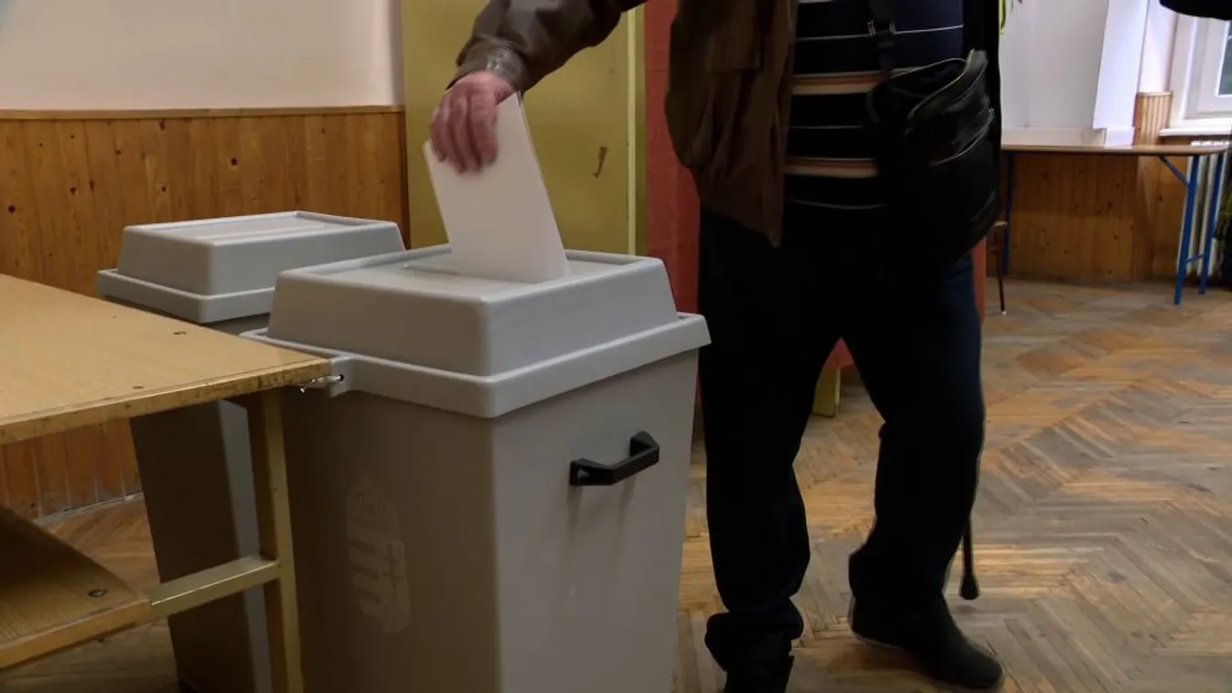 Jászberényben az ellenzék, Komlón a Fidesz jelöltje maradt a győztes