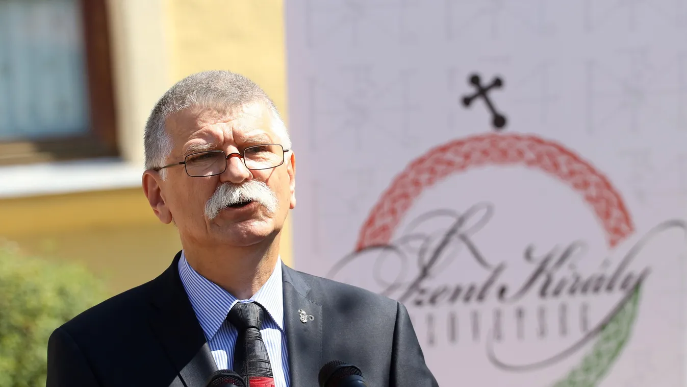 Kövér László: legfőbb korparancsunk megmaradni magyarként és keresztényként