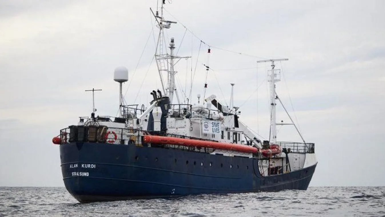 Az Alan Kurdi civilhajó olasz vizekre lépett