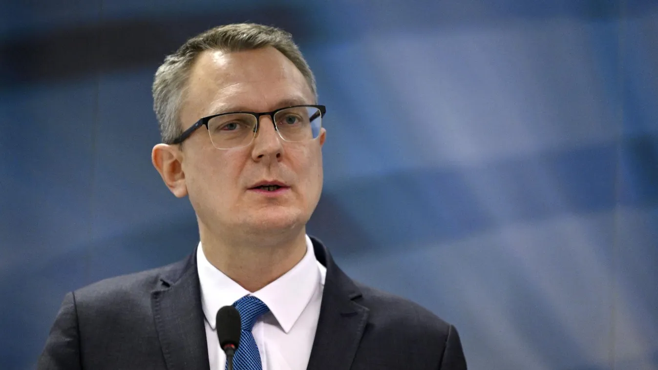 Rétvári Bence: a magyar közoktatás világszínvonalra képes