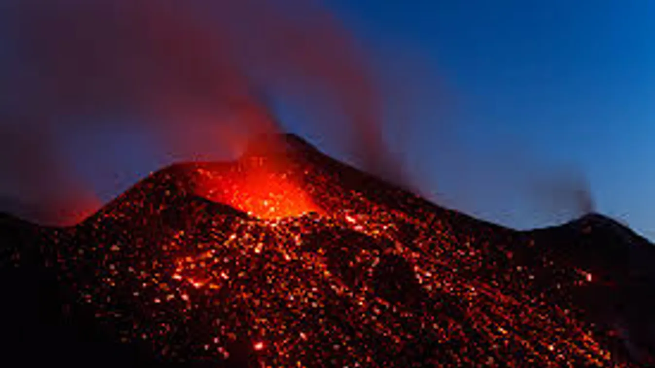 Kitört a vulkán Stromboli szigetén, a turistákat evakuálják