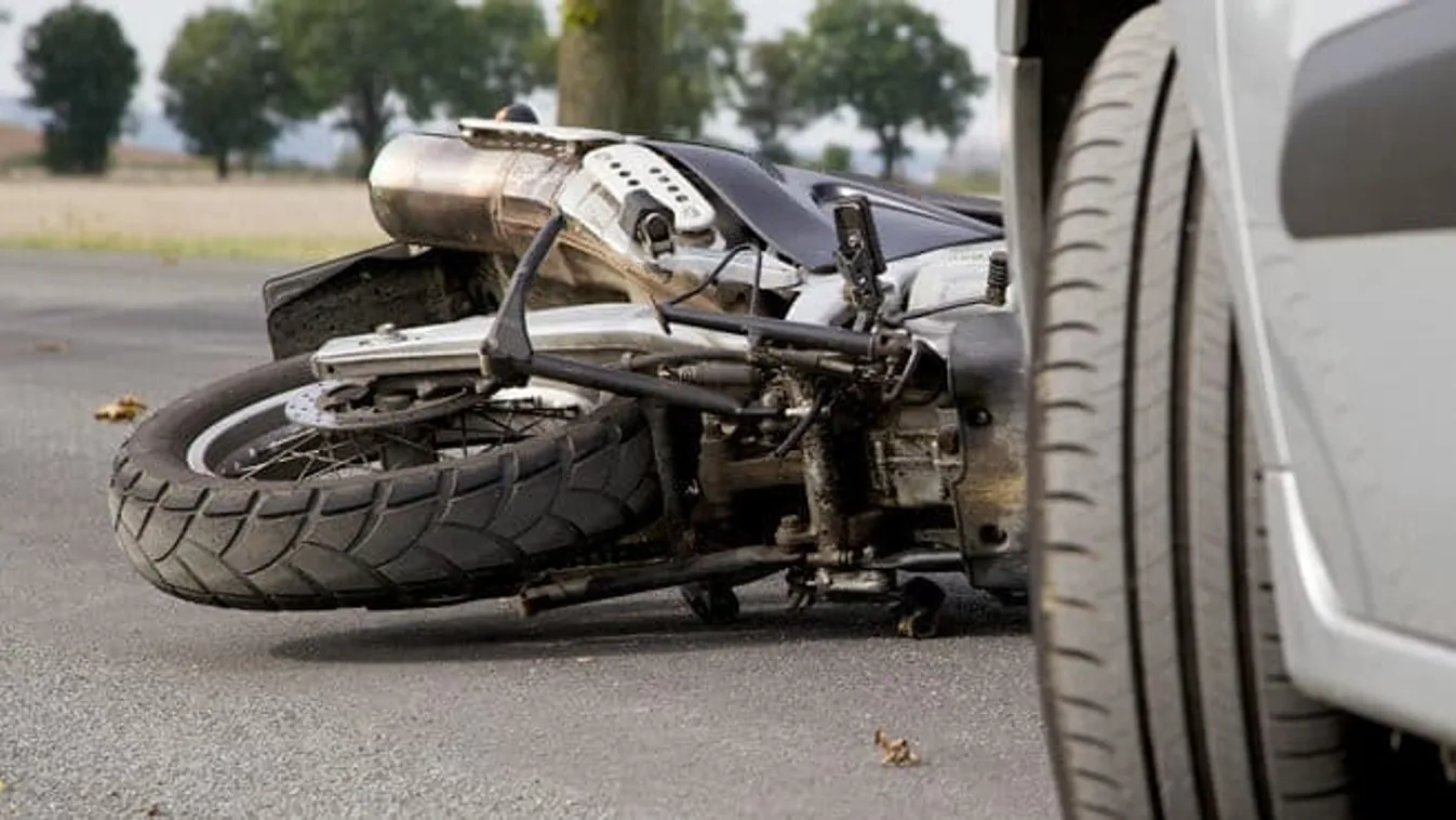 Meghalt a motoros utasa