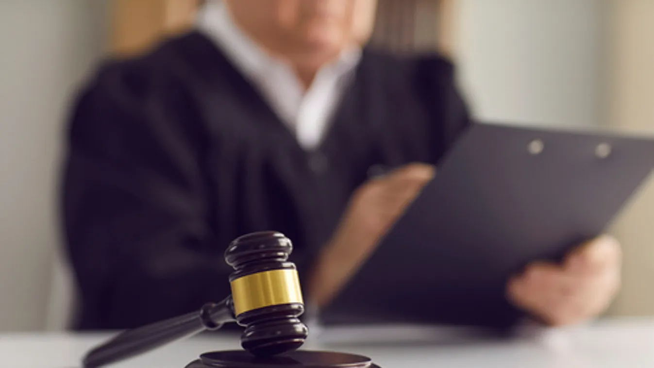 Elítélte a bíróság azt a férfit, aki egy érfogóval támadt kórházi dolgozókra Miskolcon