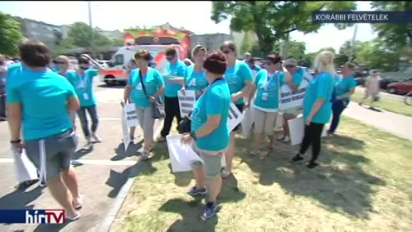Egy forgalmas napon szüntetnék be a munkát a Tesco dolgozói