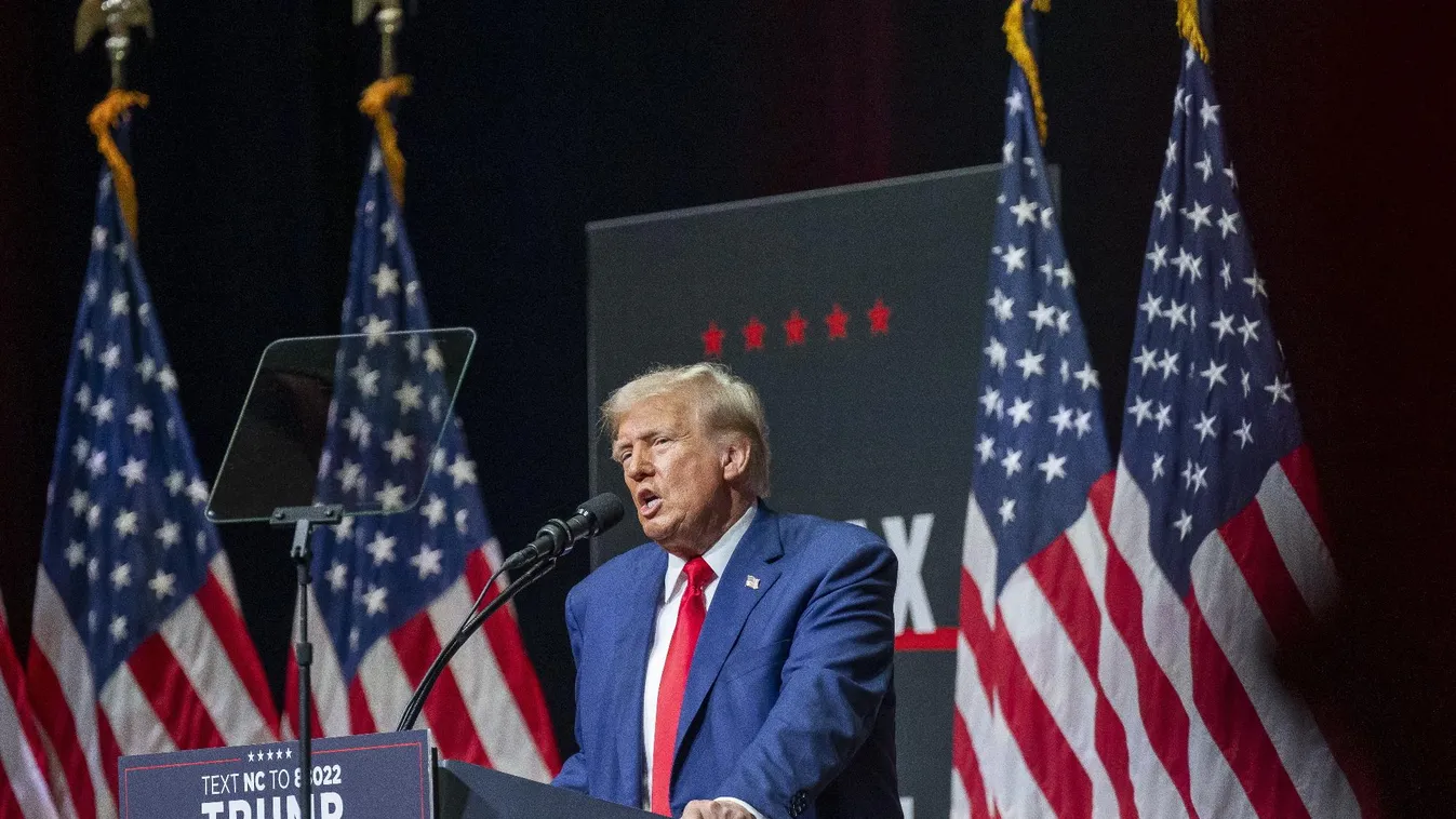 Donald Trump sajtótájékoztatóval, Kamala Harris Joe Bidennel közös gazdasági témájú választási fórummal folytatta kampányát